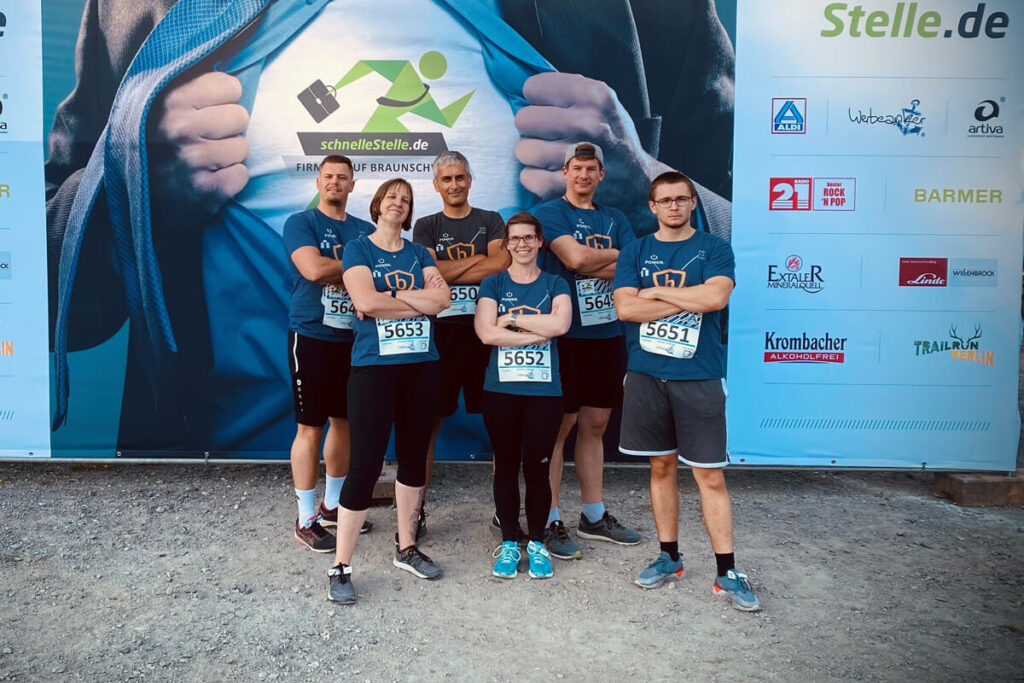 Gruppenfoto beim Firmenlauf